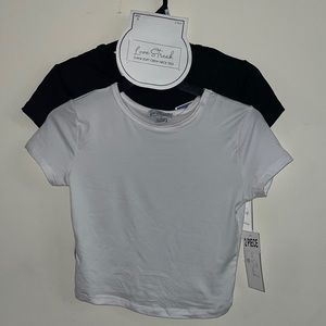 2 soft crew neck tees (1 black/1 white) - size small